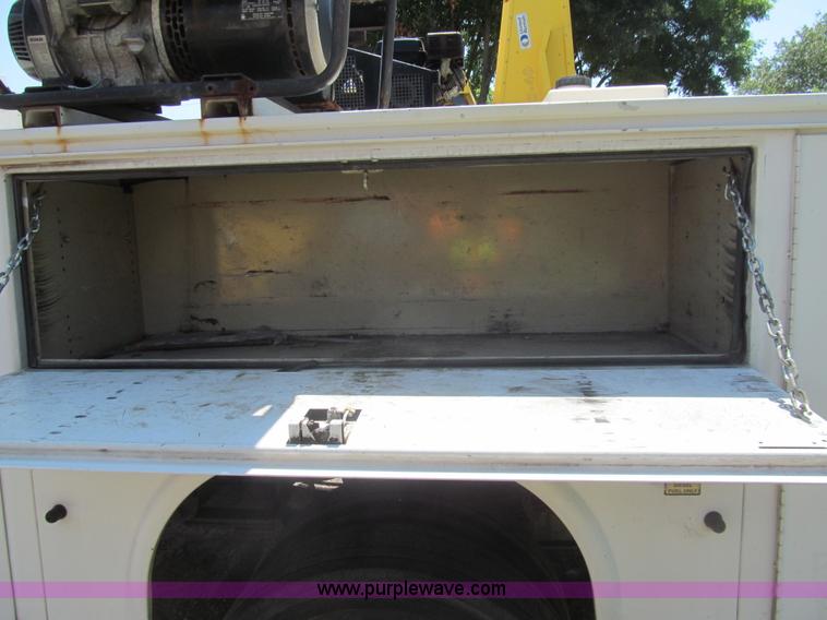 image for item I7005 2006 Ford F550 Super Duty XL service truck