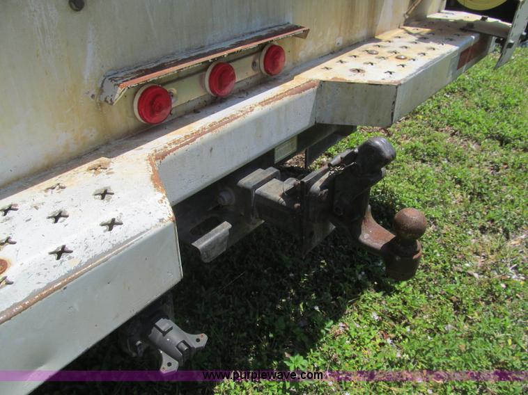 image for item I7005 2006 Ford F550 Super Duty XL service truck