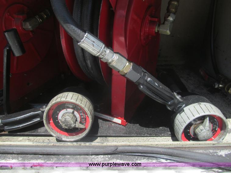 image for item I7005 2006 Ford F550 Super Duty XL service truck