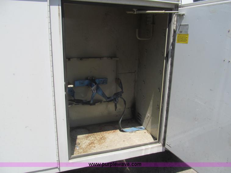 image for item I7005 2006 Ford F550 Super Duty XL service truck