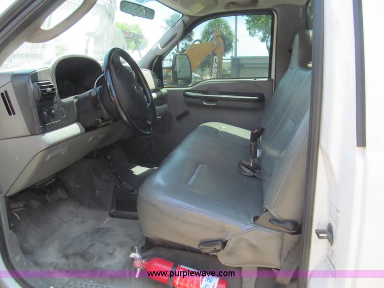 image for item I7005 2006 Ford F550 Super Duty XL service truck