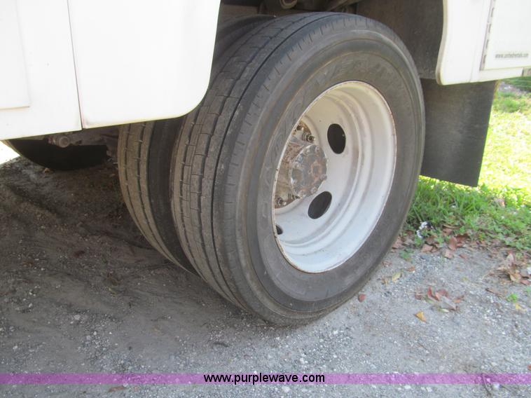 image for item I7005 2006 Ford F550 Super Duty XL service truck