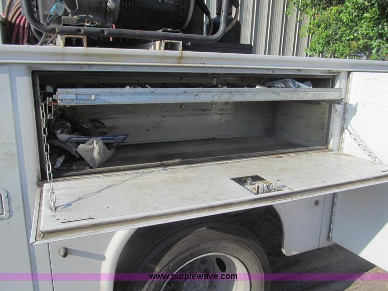 image for item I7006 2007 Ford F550 service truck