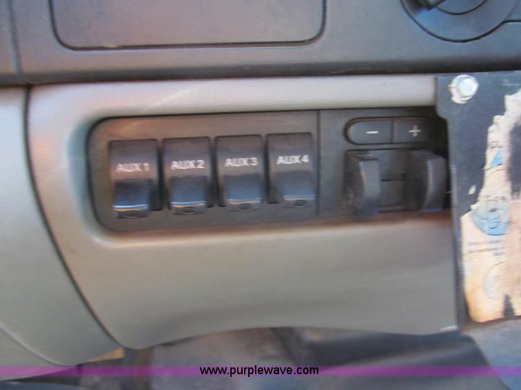 image for item I7007 2007 Ford F550 Super Duty XL service truck