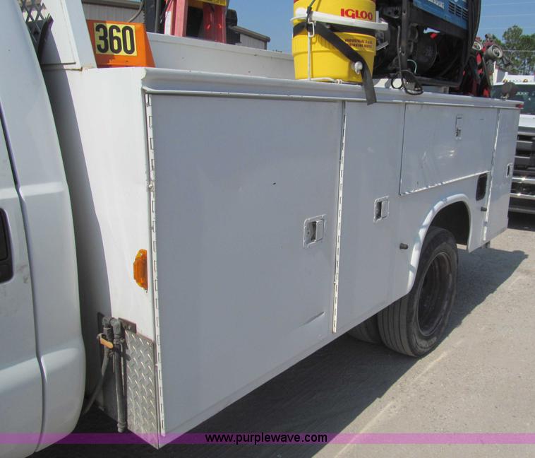 image for item I7007 2007 Ford F550 Super Duty XL service truck