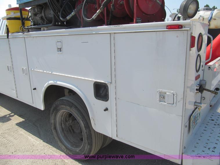 image for item I7007 2007 Ford F550 Super Duty XL service truck