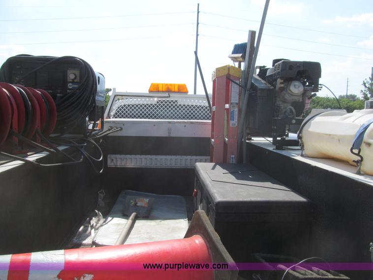 image for item I7007 2007 Ford F550 Super Duty XL service truck