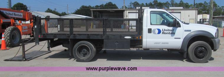image for item I7008 2005 Ford F450 Super Duty XL flatbed truck