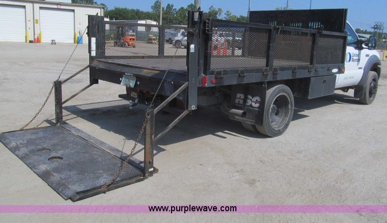 image for item I7008 2005 Ford F450 Super Duty XL flatbed truck