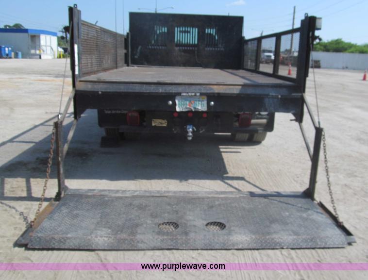 image for item I7008 2005 Ford F450 Super Duty XL flatbed truck
