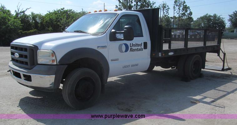 image for item I7008 2005 Ford F450 Super Duty XL flatbed truck
