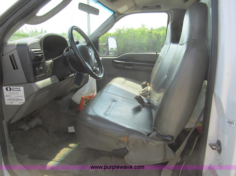 image for item I7008 2005 Ford F450 Super Duty XL flatbed truck