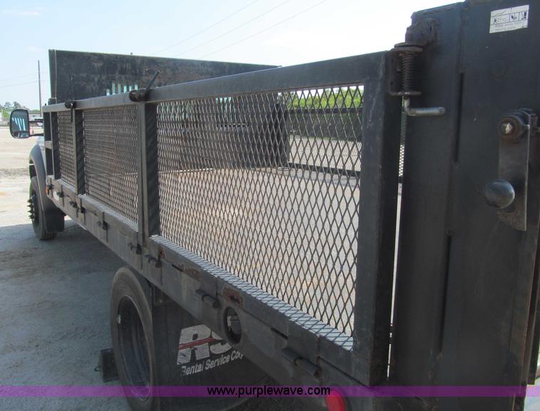 image for item I7008 2005 Ford F450 Super Duty XL flatbed truck