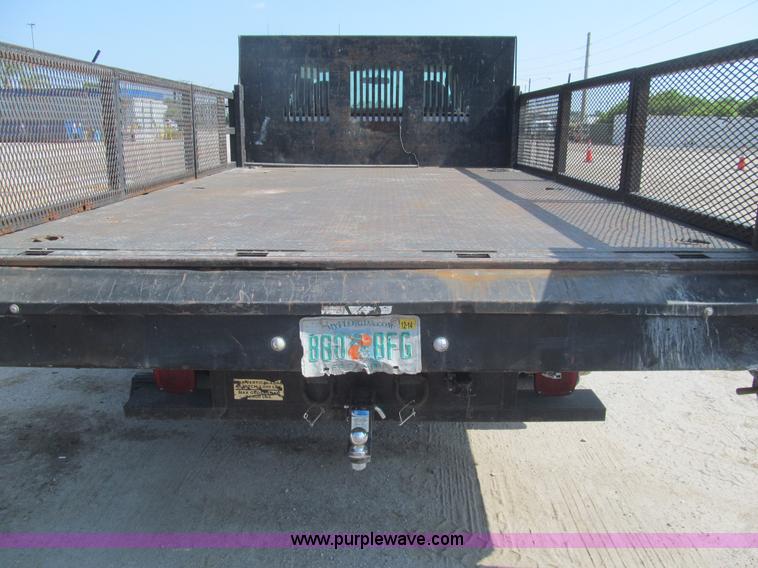 image for item I7008 2005 Ford F450 Super Duty XL flatbed truck