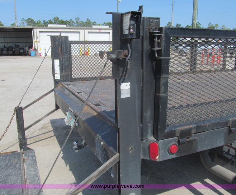 image for item I7008 2005 Ford F450 Super Duty XL flatbed truck