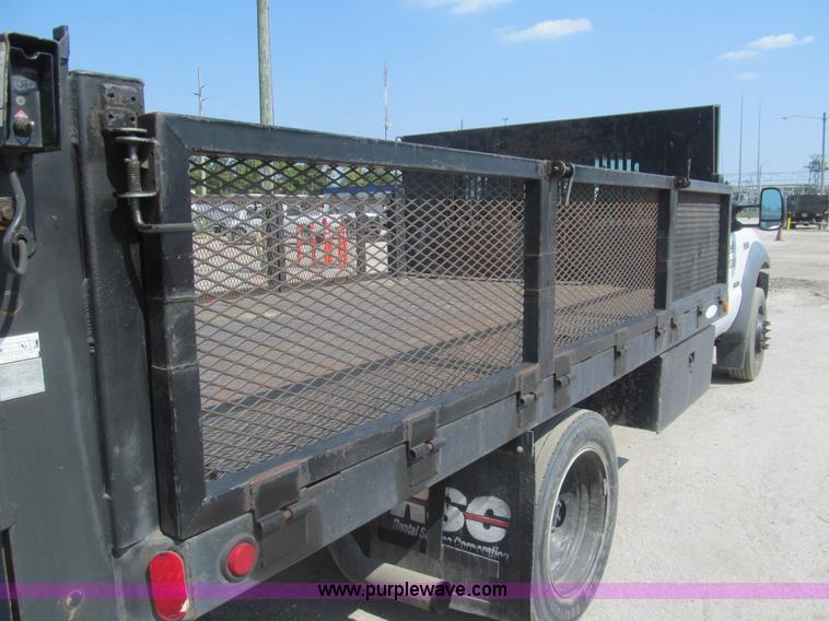 image for item I7008 2005 Ford F450 Super Duty XL flatbed truck