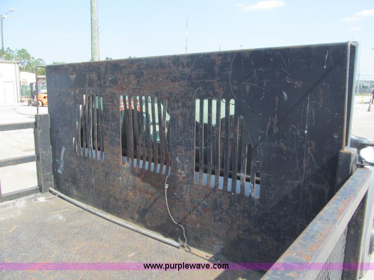 image for item I7008 2005 Ford F450 Super Duty XL flatbed truck