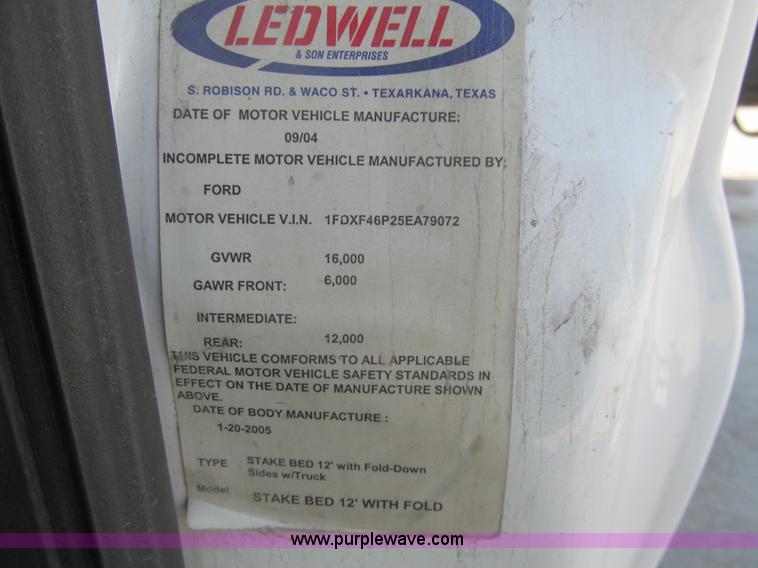 image for item I7008 2005 Ford F450 Super Duty XL flatbed truck