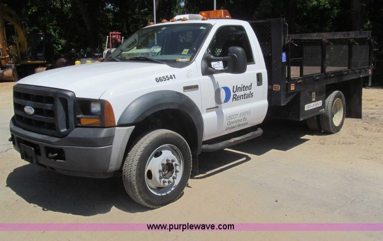 image for item I7009 2007 Ford F450 Super Duty XL flatbed truck