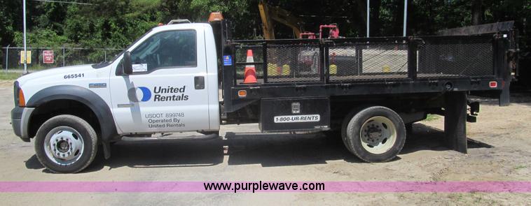 image for item I7009 2007 Ford F450 Super Duty XL flatbed truck