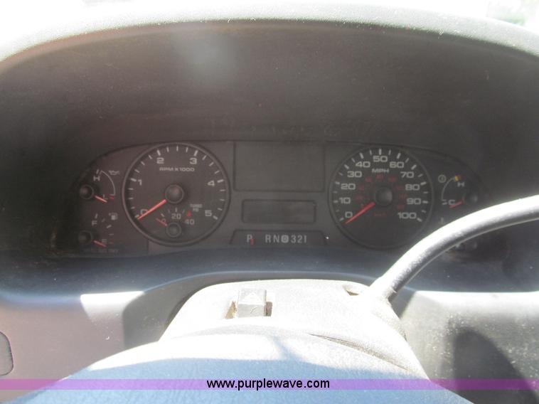 image for item I7009 2007 Ford F450 Super Duty XL flatbed truck