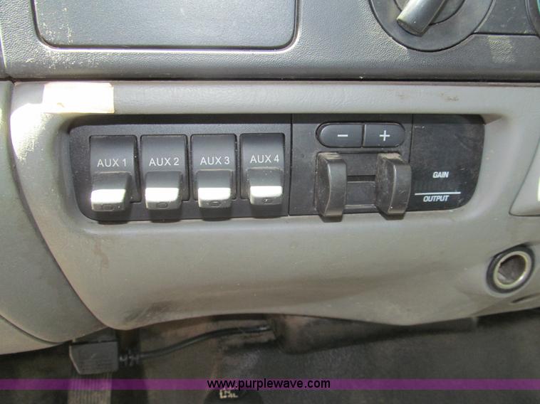 image for item I7009 2007 Ford F450 Super Duty XL flatbed truck