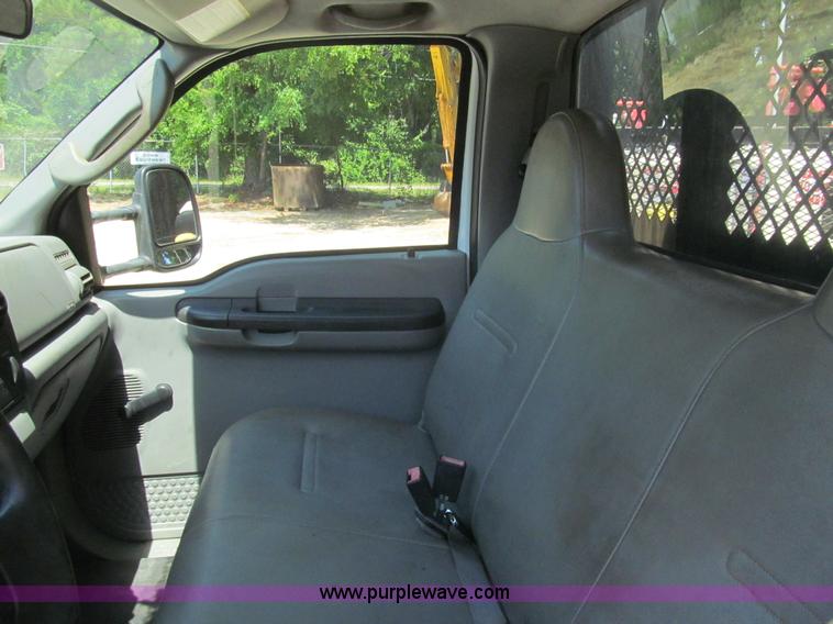 image for item I7009 2007 Ford F450 Super Duty XL flatbed truck