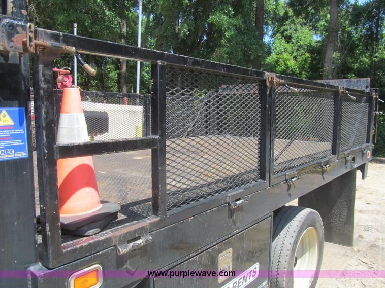 image for item I7009 2007 Ford F450 Super Duty XL flatbed truck