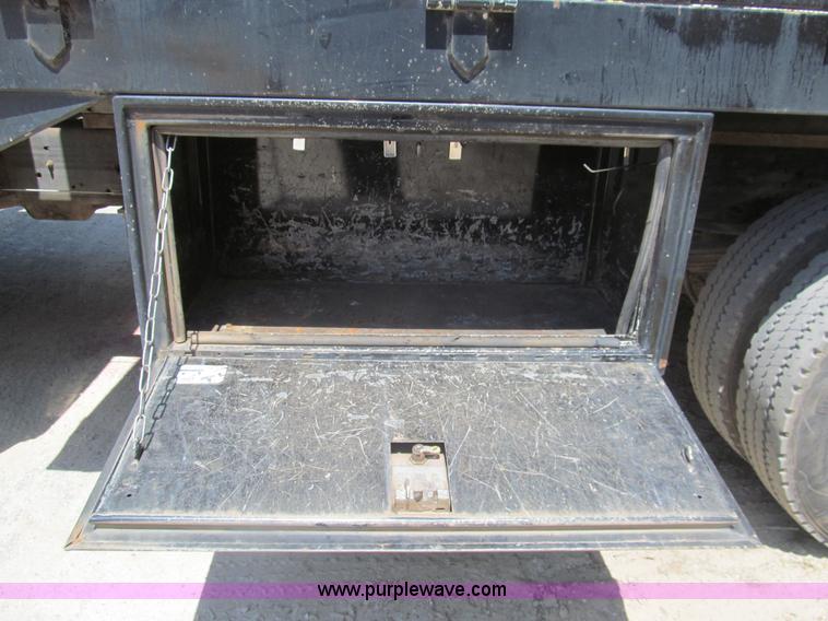 image for item I7009 2007 Ford F450 Super Duty XL flatbed truck