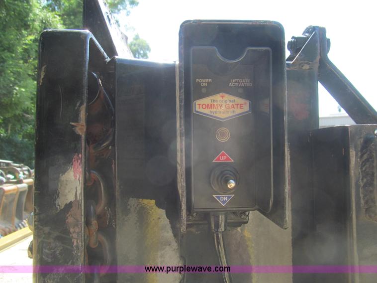 image for item I7009 2007 Ford F450 Super Duty XL flatbed truck