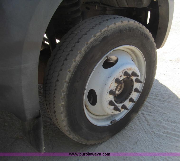 image for item I7009 2007 Ford F450 Super Duty XL flatbed truck