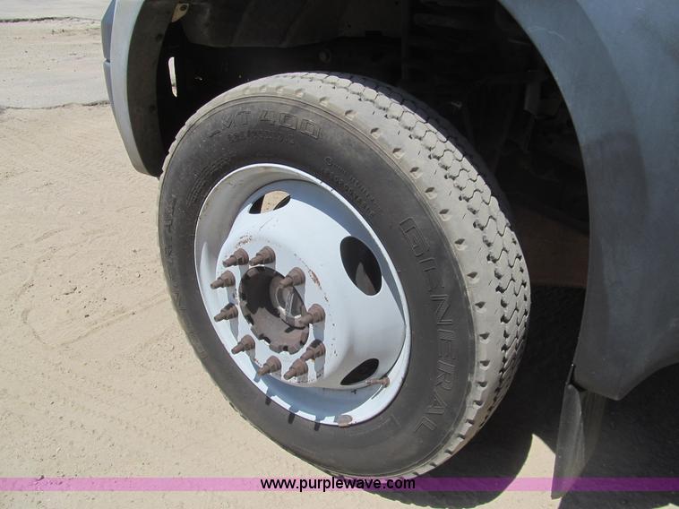 image for item I7009 2007 Ford F450 Super Duty XL flatbed truck