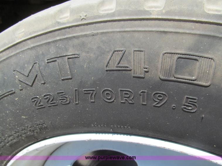 image for item I7009 2007 Ford F450 Super Duty XL flatbed truck