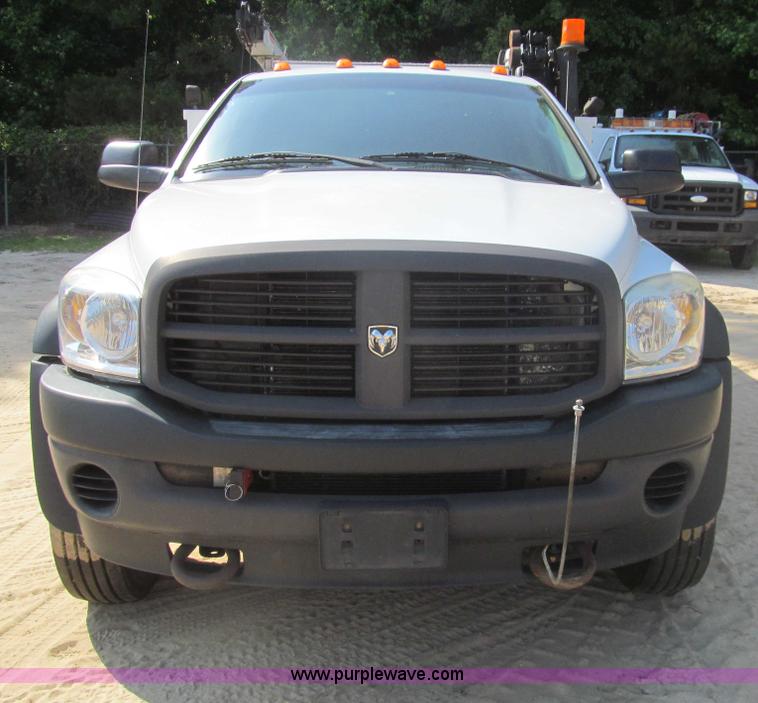 image for item I7010 2008 Dodge Ram 5500 service truck with crane