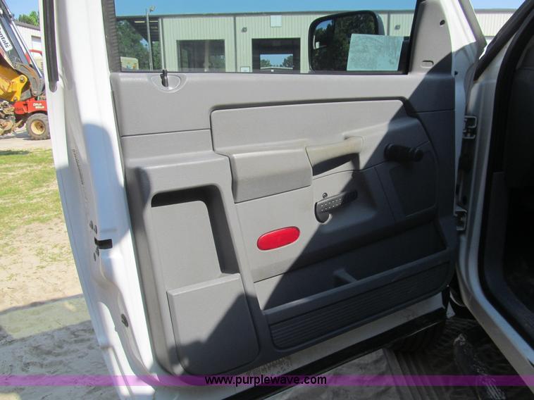 image for item I7010 2008 Dodge Ram 5500 service truck with crane