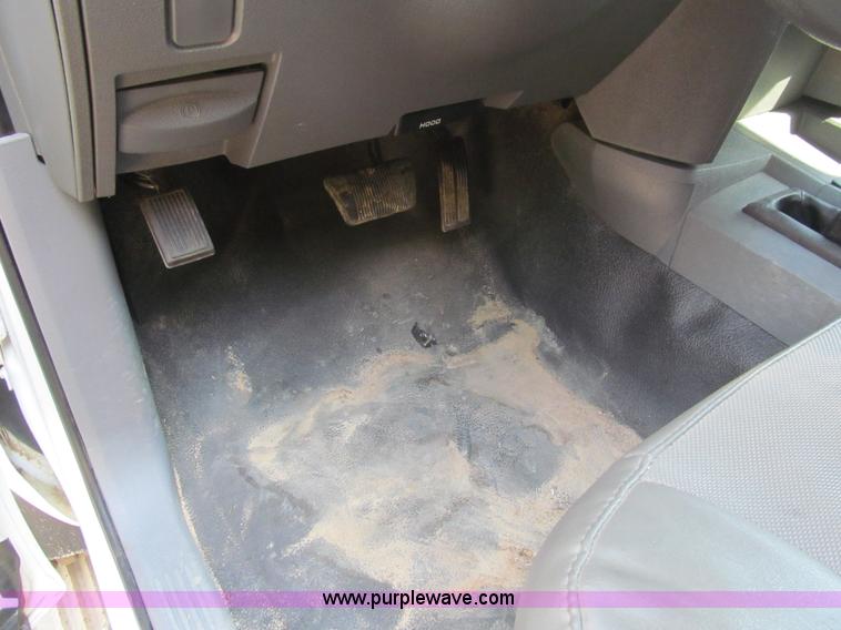 image for item I7010 2008 Dodge Ram 5500 service truck with crane