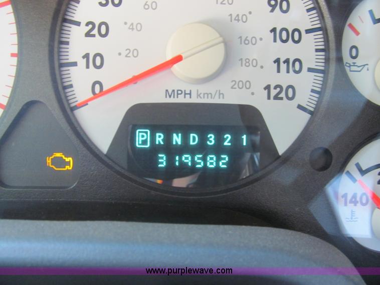 image for item I7010 2008 Dodge Ram 5500 service truck with crane