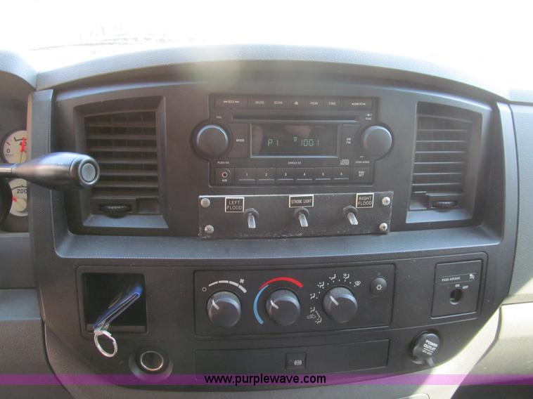 image for item I7010 2008 Dodge Ram 5500 service truck with crane