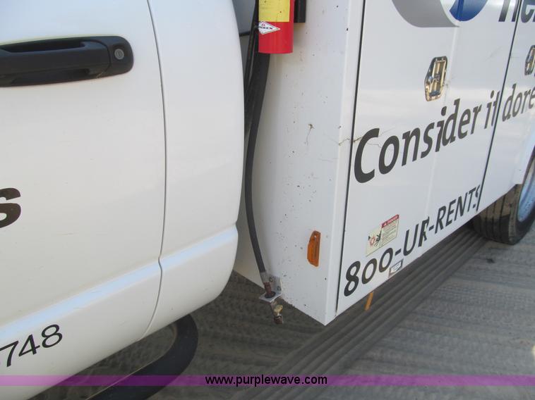 image for item I7010 2008 Dodge Ram 5500 service truck with crane