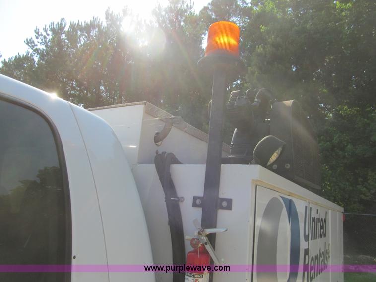 image for item I7010 2008 Dodge Ram 5500 service truck with crane