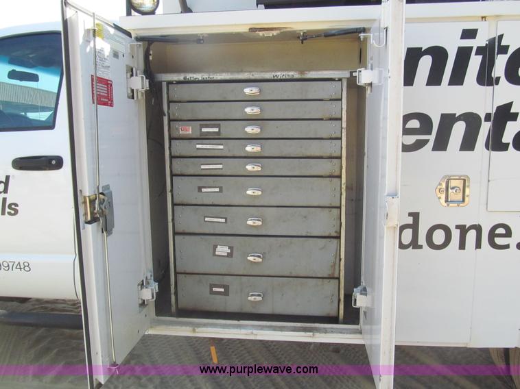 image for item I7010 2008 Dodge Ram 5500 service truck with crane