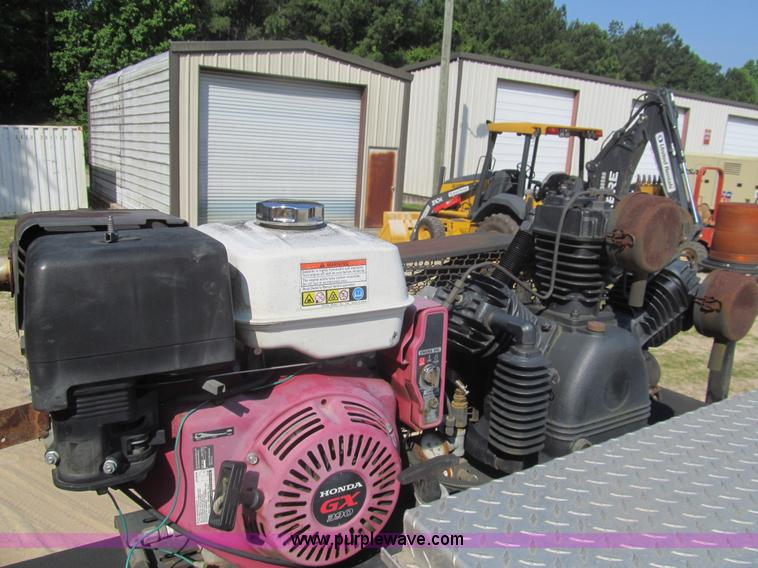 image for item I7010 2008 Dodge Ram 5500 service truck with crane