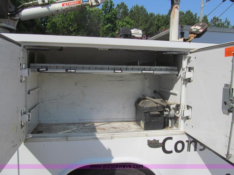 image for item I7010 2008 Dodge Ram 5500 service truck with crane