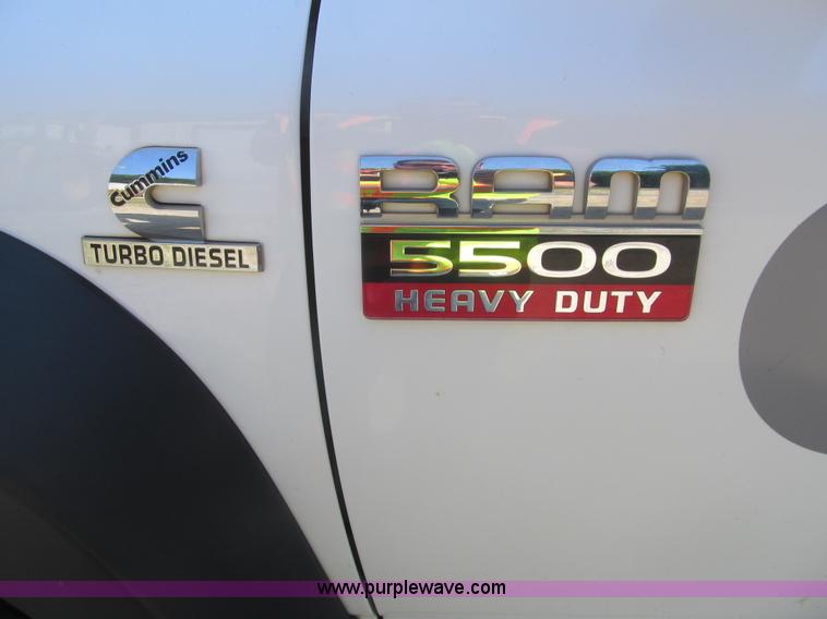 image for item I7010 2008 Dodge Ram 5500 service truck with crane