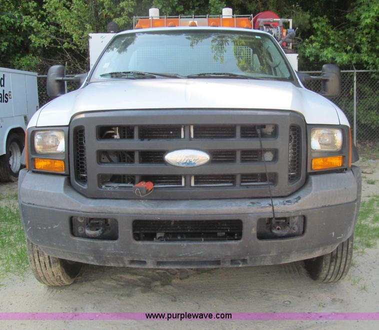 image for item I7011 2006 Ford F550 Super Duty XL service truck