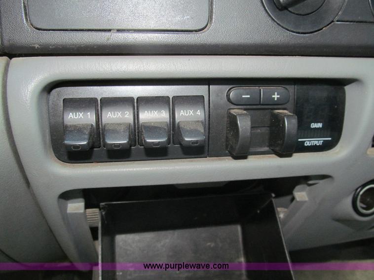 image for item I7011 2006 Ford F550 Super Duty XL service truck