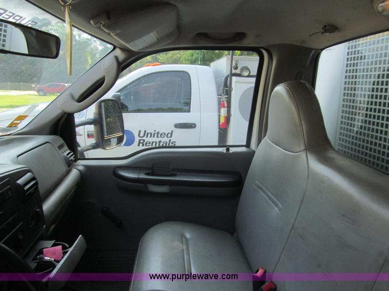 image for item I7011 2006 Ford F550 Super Duty XL service truck