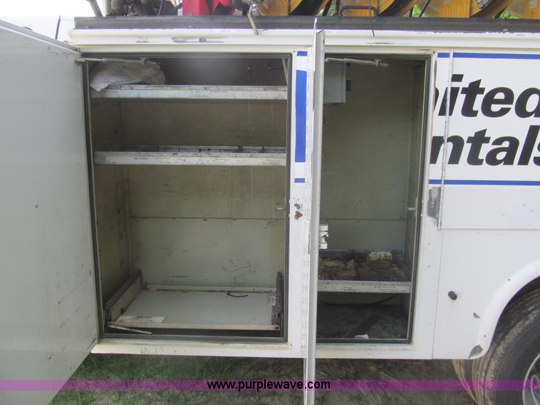 image for item I7011 2006 Ford F550 Super Duty XL service truck