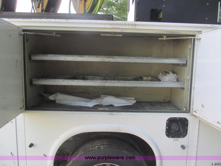 image for item I7011 2006 Ford F550 Super Duty XL service truck