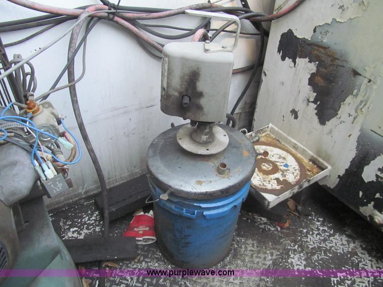 image for item I7011 2006 Ford F550 Super Duty XL service truck